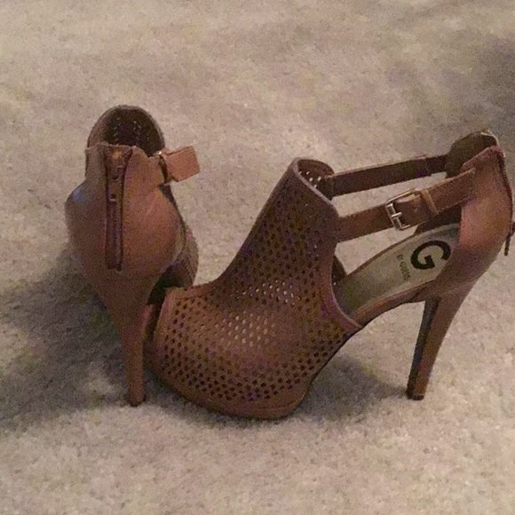 Shoes - Picture 2 of 4